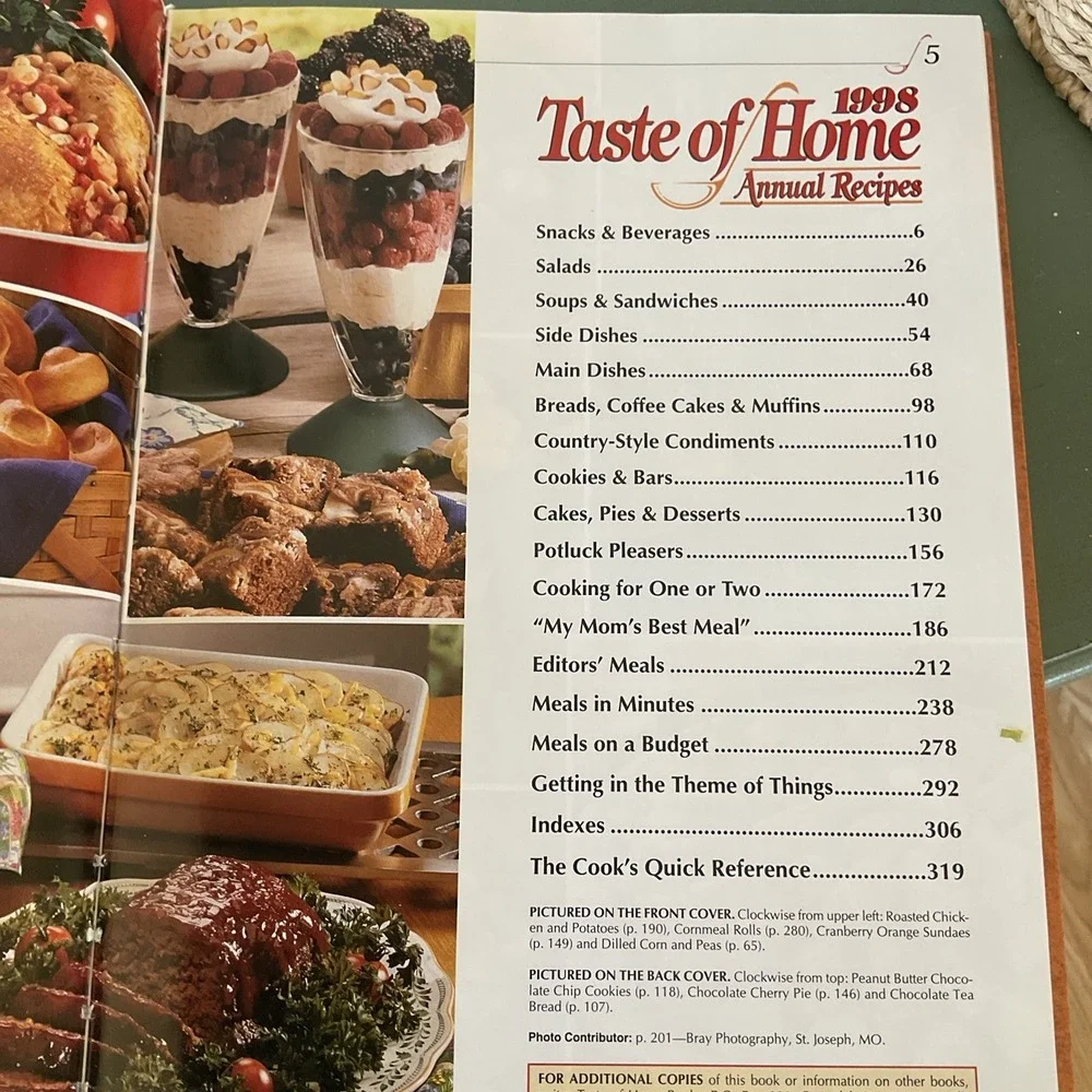 1998 TASTE OF HOME‎ ANNUAL RECIPES Cookbook Cook Book